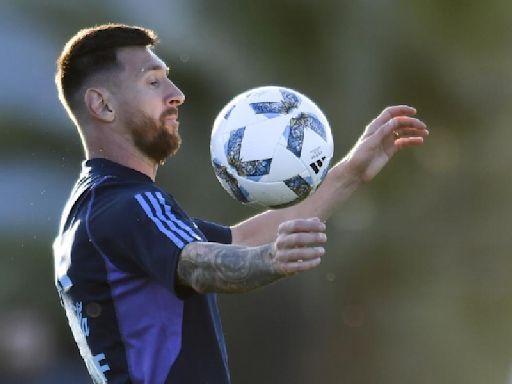 Lionel Messi hopes leg injury sustained during Argentina's Copa America win over Chile not serious