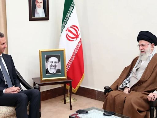 El presidente sirio visita Irán para ofrecer sus condolencias por la muerte de Raisí