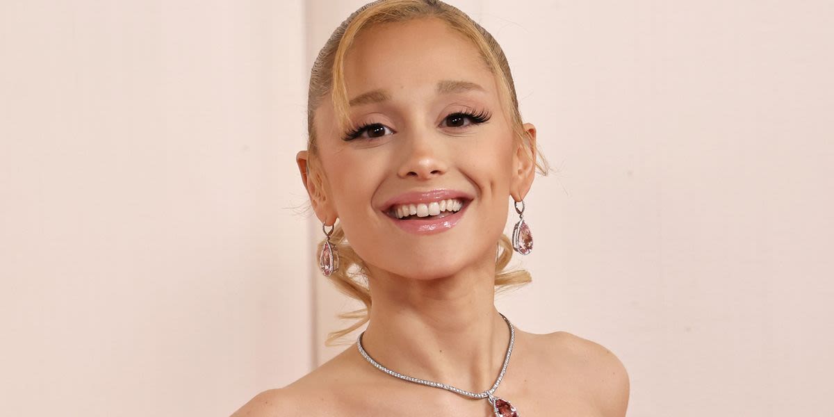 Ariana Grande’s Voice Completely Changed Mid-Interview — And People Are Bewildered