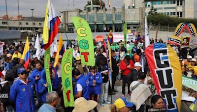 Aunque algunos sindicatos de trabajadores no van a marchar con el presidente Petro el 1 de mayo, Fecode reafirma su apoyo