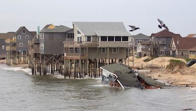 6th house in 4 years collapses into Atlantic Ocean along North Carolina's Outer Banks