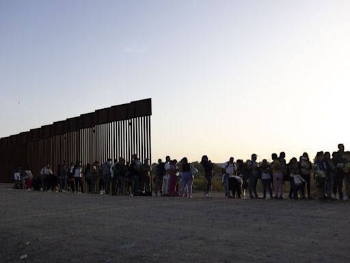 Biden presentará nueva norma para acelerar deportaciones por riesgo de seguridad