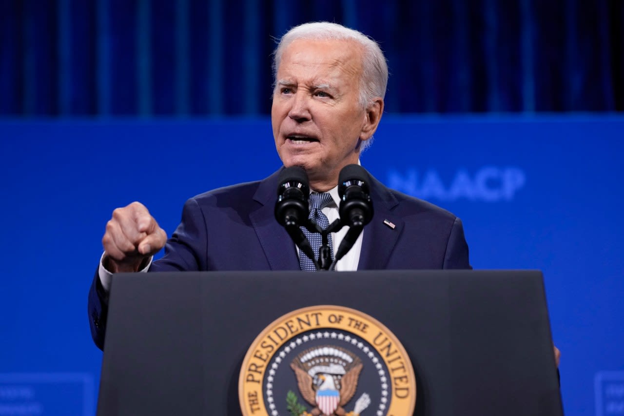 2024 Election Latest: Trump and Vance rally in Michigan as calls for Biden to drop out persist