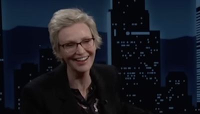 Video: Jane Lynch Tells Martin Short That She 'Despises' Backstage Visits