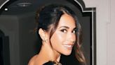 El impresionante look “total green” de Antonela Roccuzzo para ir al casamiento de su hermana Carla