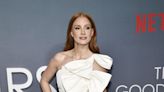 Jessica Chastain, la última en apuntarse al furor por los vestidos con lazos XL