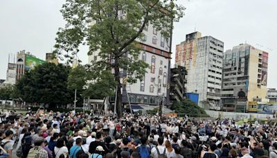 「我藐視國會」全台串聯 台中民眾齊聚火車站抗議
