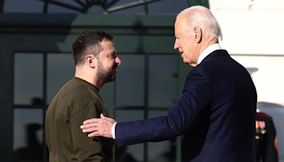 Biden autoriza a Ucrania a usar armas de EEUU en Rusia, pero solo para defender Járkiv