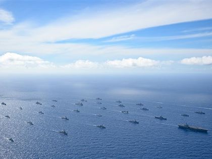 環太軍演史上規模最大 近40艘軍艦海上編隊場面壯觀