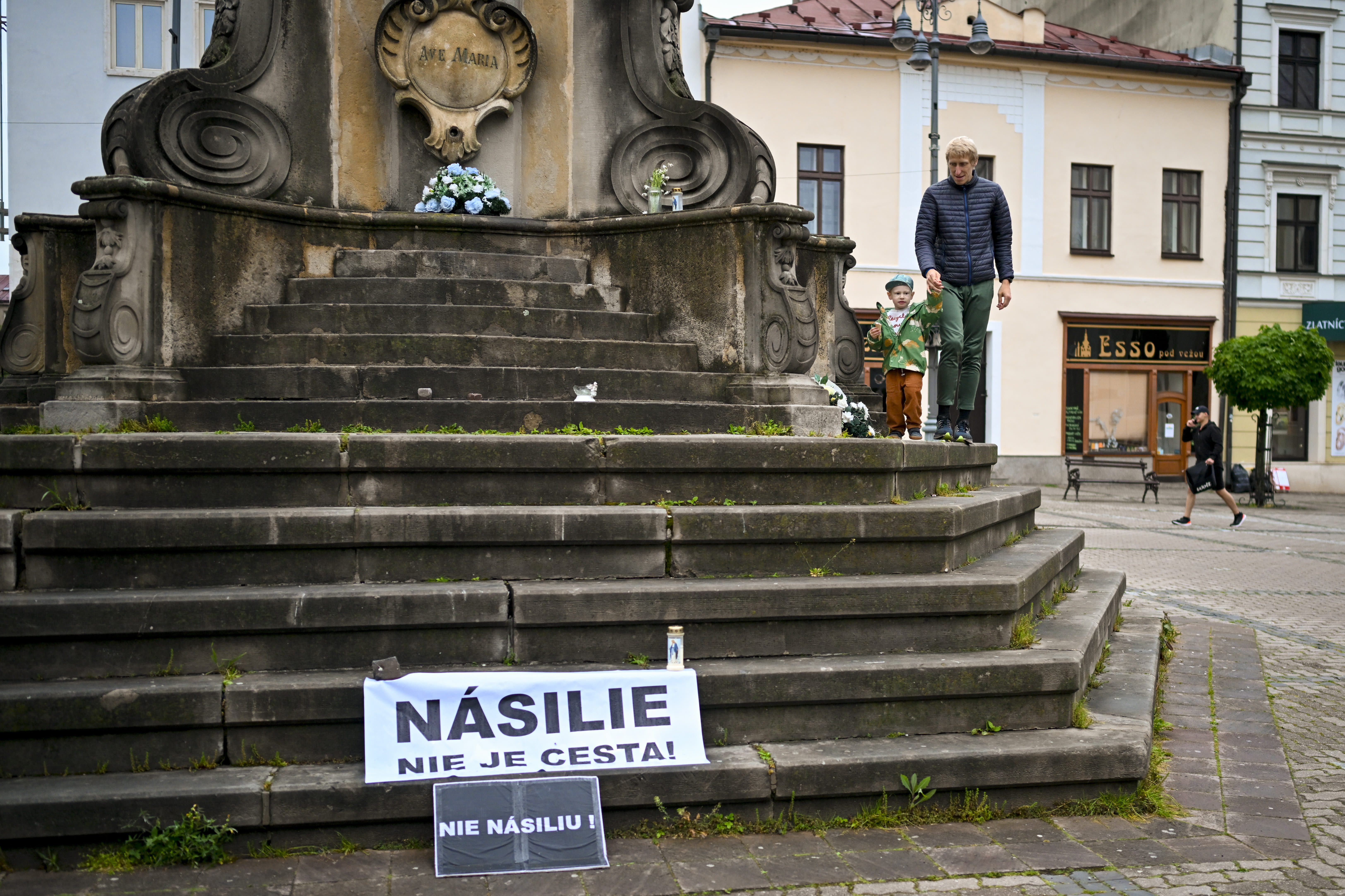 Social divisions and hostile rhetoric in Slovakia provide fertile ground for political violence