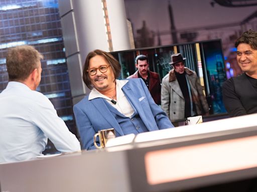 El detalle que no viste de Johnny Depp en El Hormiguero: entre el público, una persona que ha acompañado al actor en su carrera desde 1990