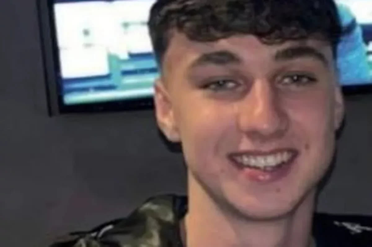 Jay Slater missing – latest: New phone footage shows teen in nightclub hours before he disappeared