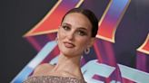 Natalie Portman revela que Hemsworth evitó la carne antes de besarla en 'Thor: Love and Thunder'