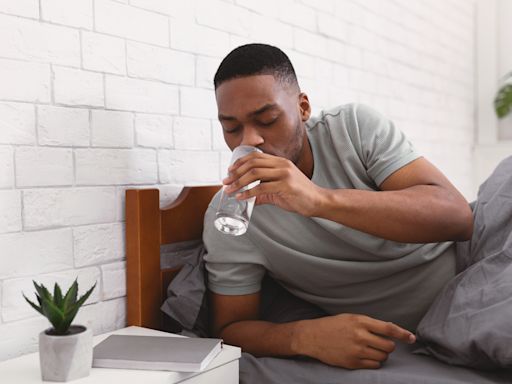 5 healthy reasons to drink water immediately when you wake up