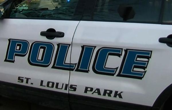 St. Louis Park liquor store robbery suspect hospitalized after alley standoff
