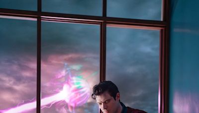 Diretor compartilha primeira foto de David Corenswet como Superman