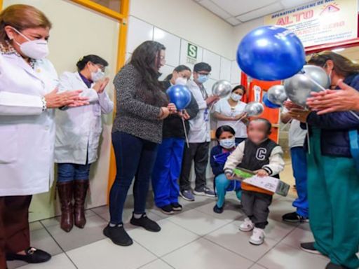 Niño que sufrió quemaduras graves en sesión de fotos fue dado de alta después de 34 días