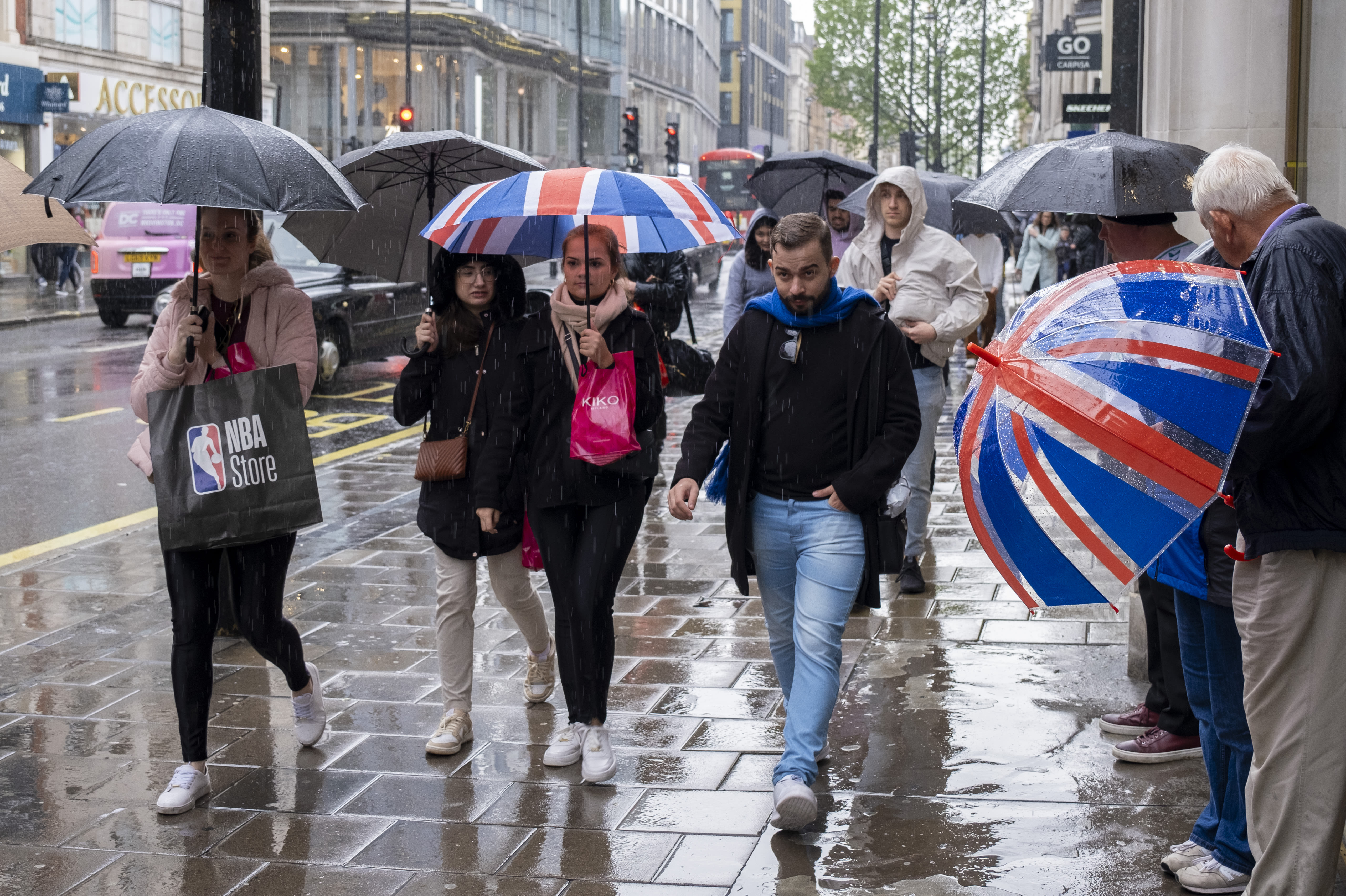 Maps show where heavy rain set to hit UK after storms and hottest day of year