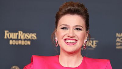 Kelly Clarkson 'Won't be Deterred' From Post-Weight Loss Body Goals