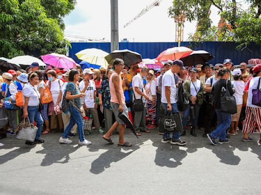Hundreds flock to Bangko Sentral to claim ‘hidden wealth’