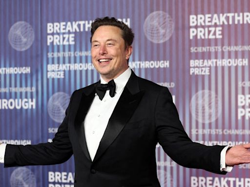 Elon Musk revoluciona Twitter y permite el porno y los desnudos en su plataforma para competir con OnlyFans