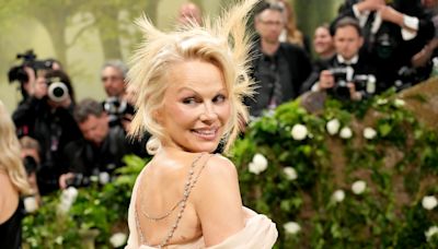 Pamela Anderson explique ce qui l'a poussée à s'installer au Canada, loin des projecteurs : "Je me sentais triste, seule, incomprise"