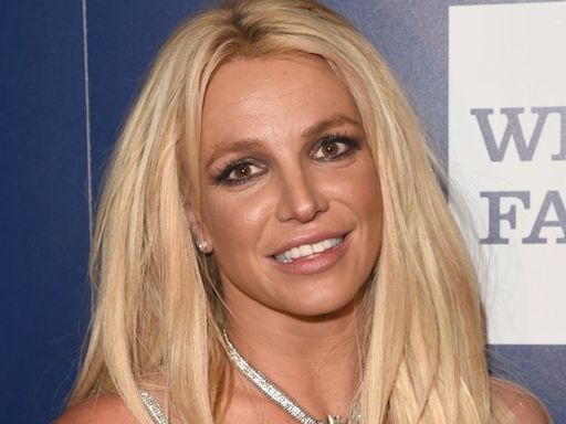 Britney Spears se pronuncia sobre briga com namorado: "Cada dia mais forte"