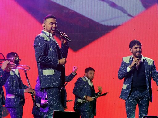 VIDEO: Banda El Recodo causa revuelo tras dar concierto sorpresa en Japón; la policía local intervino - El Diario NY