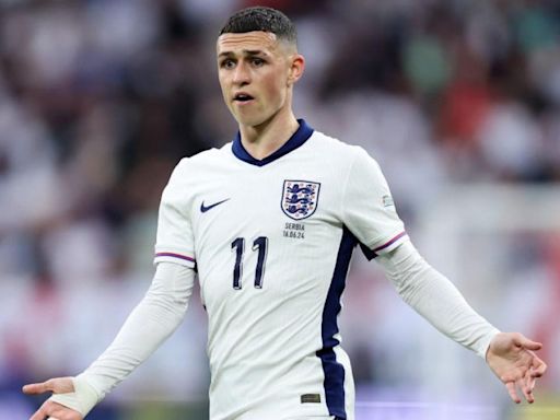 Theo Walcott wants 'fearless' England star to replace Phil Foden in Denmark game