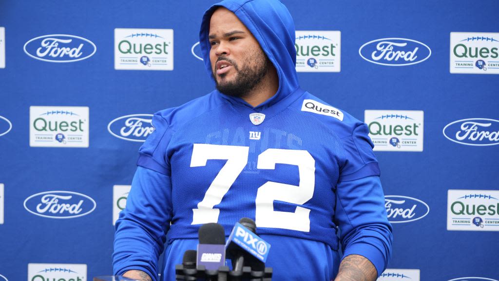 Giants' Jermaine Eluemunor on Dexter Lawrence hit: 'Thought I was dead'