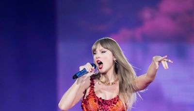 La locura que ha desatado el concierto de Taylor Swift en Madrid: ¿por qué la gente es tan fan?