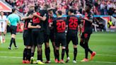 Bayer Leverkusen venció a Augsburgo 2-1 e hizo historia al finalizar la Bundesliga invicto