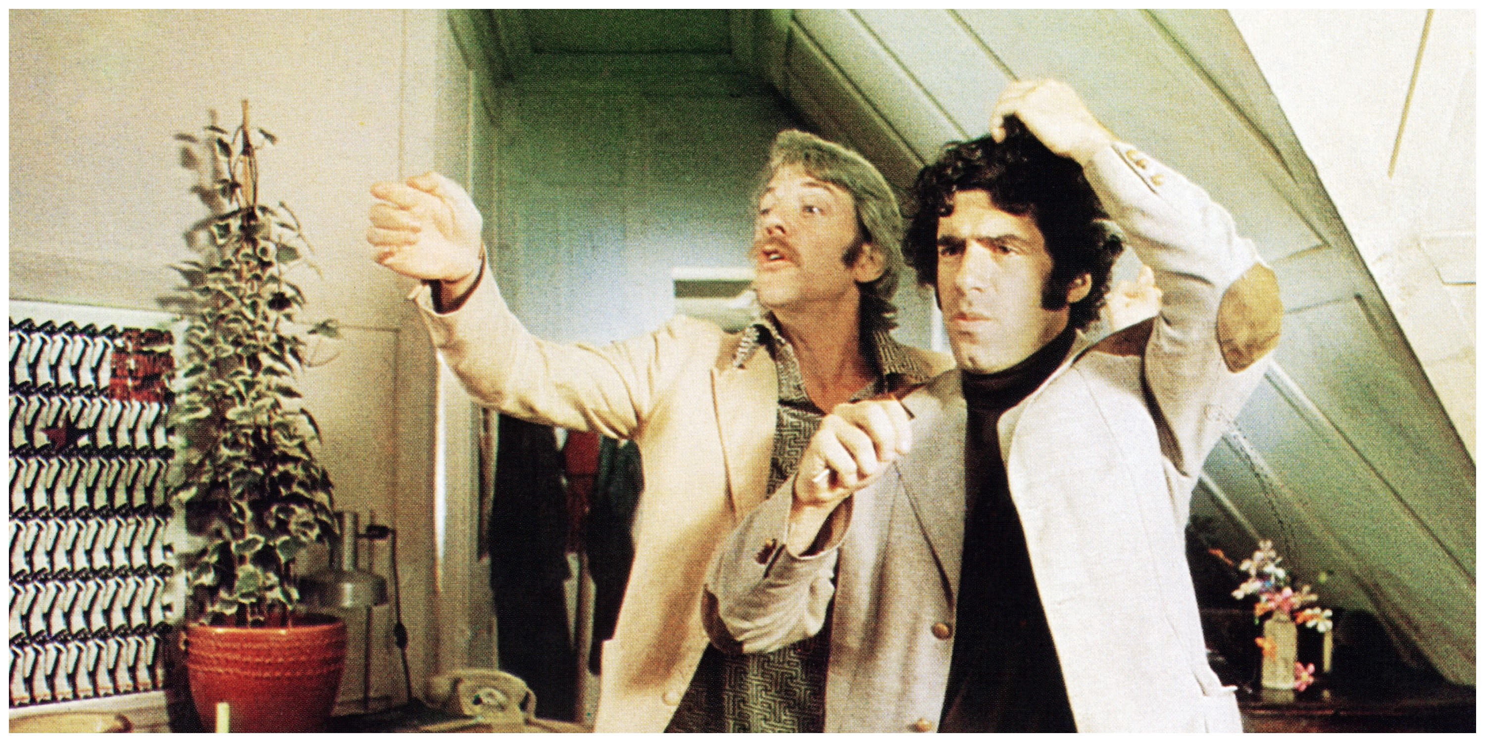 Elliott Gould Pays Tribute To ‘MASH’ & ‘S*P*Y*S’ Co-Star Donald Sutherland: “This Profoundly Hurts… He...