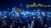 Hungarians renew protests demanding higher living standards for teachers