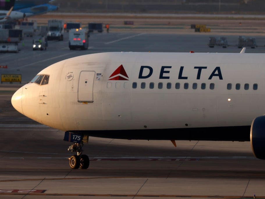 Passenger says she bled from her ears after a Delta flight failed to pressurize