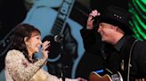 Garth Brooks Remembers Loretta Lynn: ‘I Just Loved Her and She Had Me Convinced That She Loved Me Right Back’ (Exclusive)