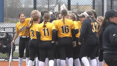 UWS softball splits doubleheader with Northwestern