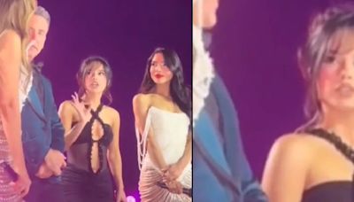 Becky G le hace gestos a Thalía; filtran VIDEO de las cantantes discutiendo en los Latin American Music Awards