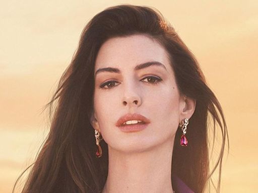 Anne Hathaway se disculpa con periodista noruega tras viralizarse entrevista incómoda