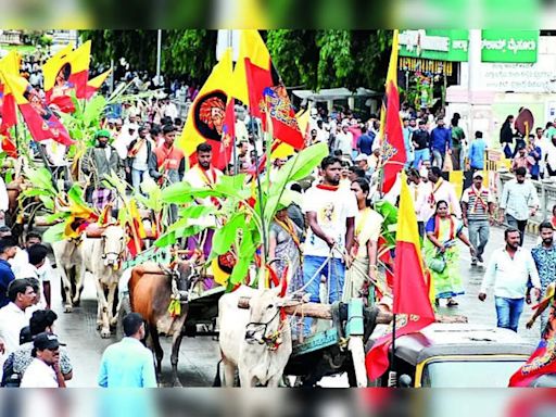 Former Minister GT Devegowda Urges Govt to Cancel Birth Anniversary Holidays | Mysuru News - Times of India