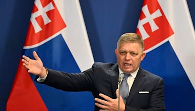 El primer ministro de Eslovaquia volvió a ser sometido a una cirugía tras el atentado y sigue en estado grave