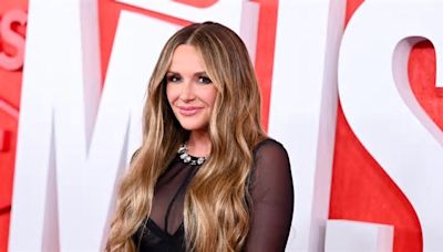 Carly Pearce Reveals She Switched Up Her 'Hummingbird' Release