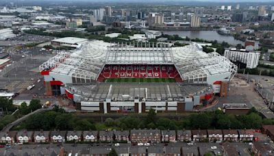 Man United hope to keep Old Trafford despite new £2bn stadium plans