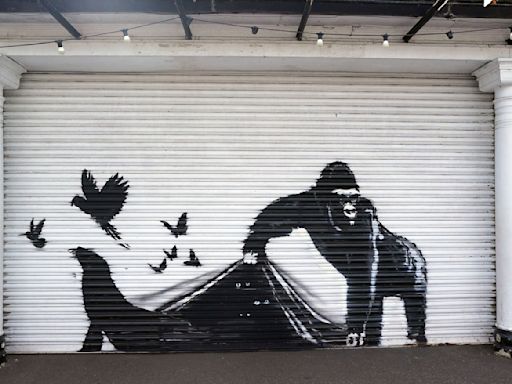 Mural de Banksy en el zoológico de Londres continúa pistas de animales salvajes