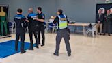 La Policía Local Oviedo empezará a patrullar con pistolas táser la próxima semana