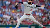 Brewers acquire left-hander Dallas Keuchel from Mariners for cash