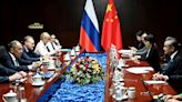 Los cancilleres de China y Rusia se reúnen al margen de encuentro ministerial en Laos