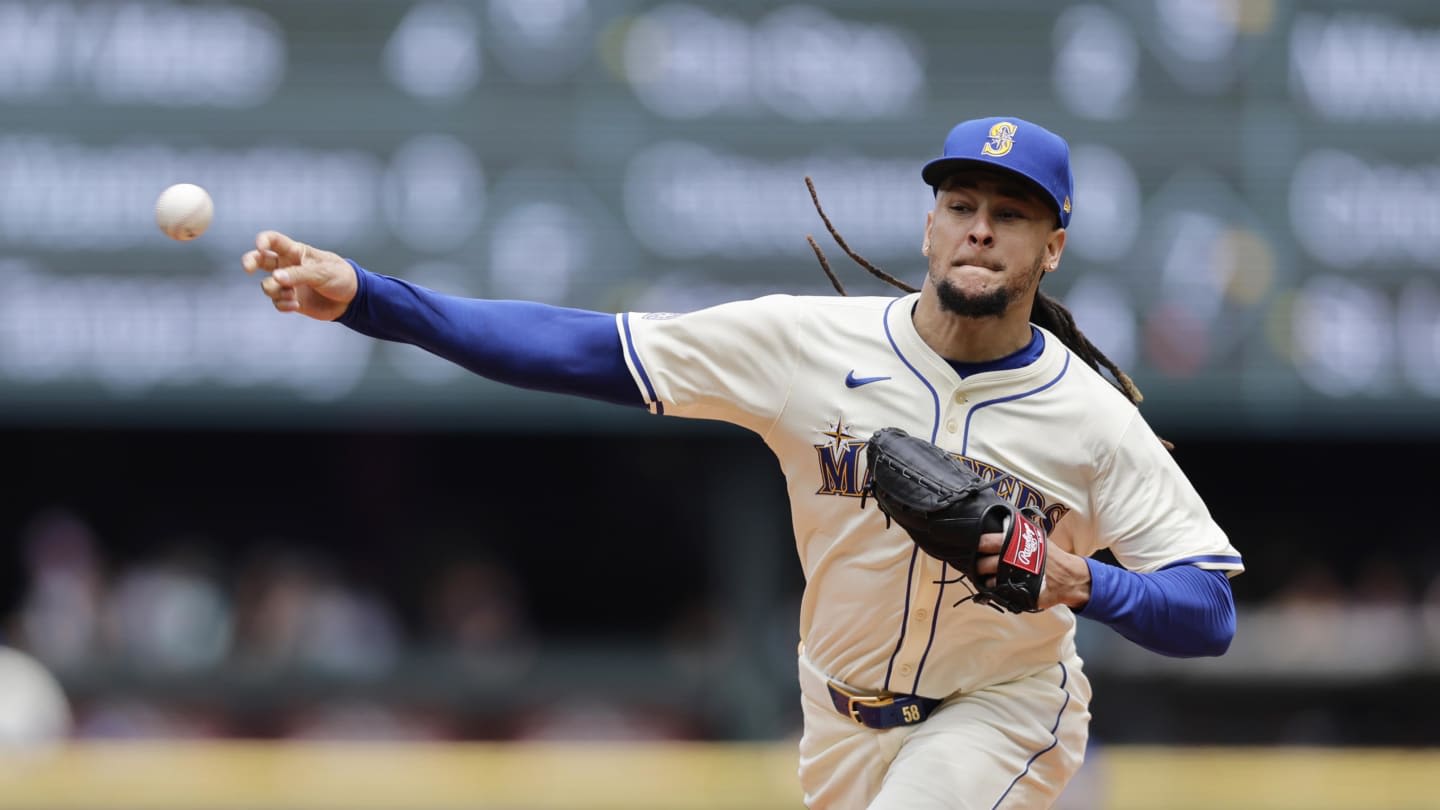 Mariners' Pitcher Luis Castillo Made Extremely Rare Team History in Sunday Loss