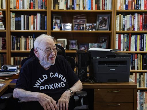 Henderson sports writer pens book at age 93 on MLB pioneer Larry Doby