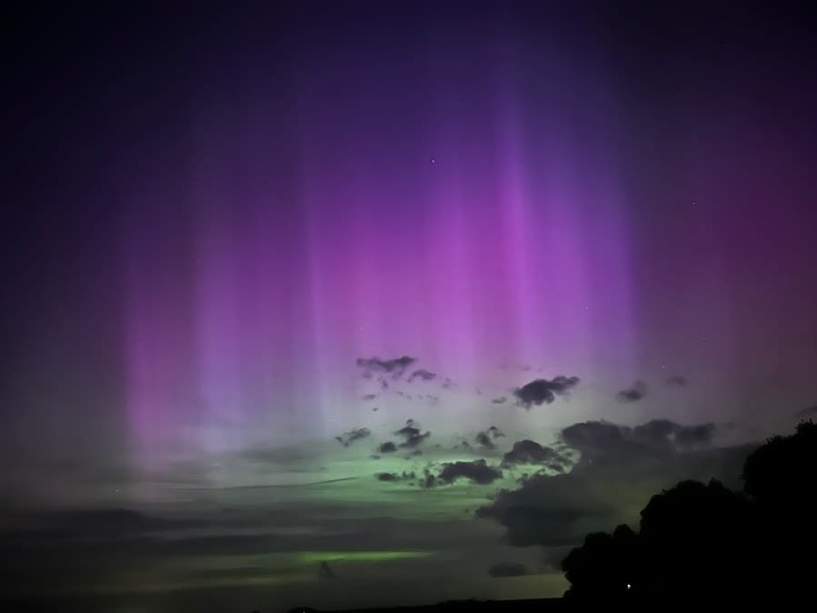 PHOTOS: Vibrant Northern Lights spotted in IL Friday Night